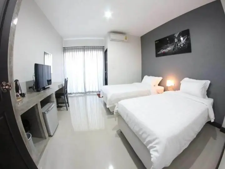 Лоэй: Plus Hotel Loei