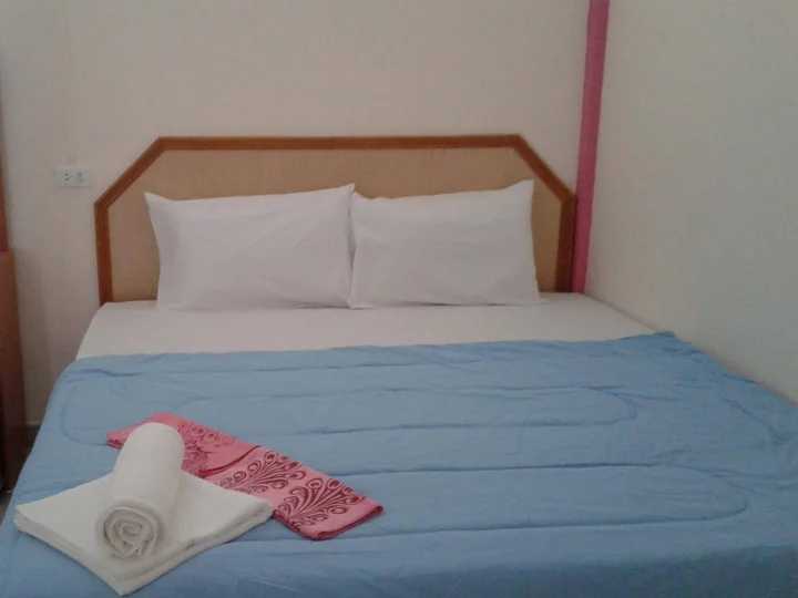 Сураттхани: Thanaroj Guesthouse