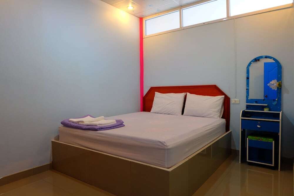 Сураттхани: Thanaroj Guesthouse