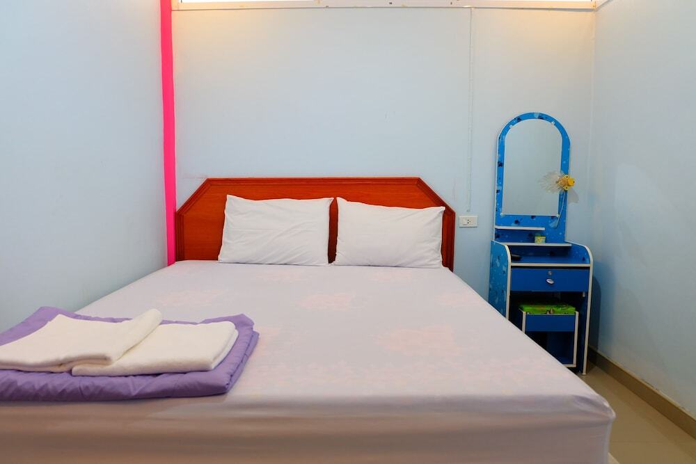 Сураттхани: Thanaroj Guesthouse