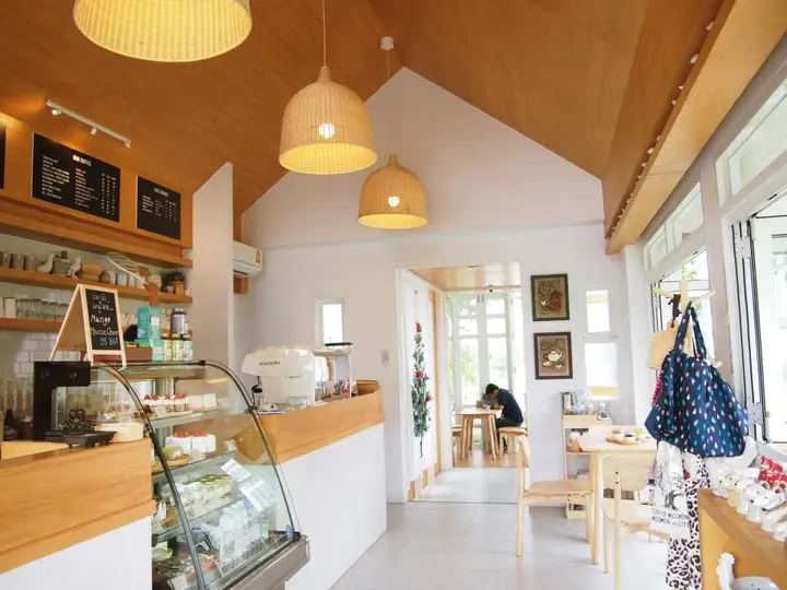 Чианграй: Eat Sleep Cafe & Bed