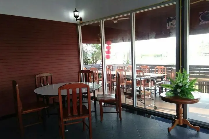 Пан Никхом: Sawatdee Resort
