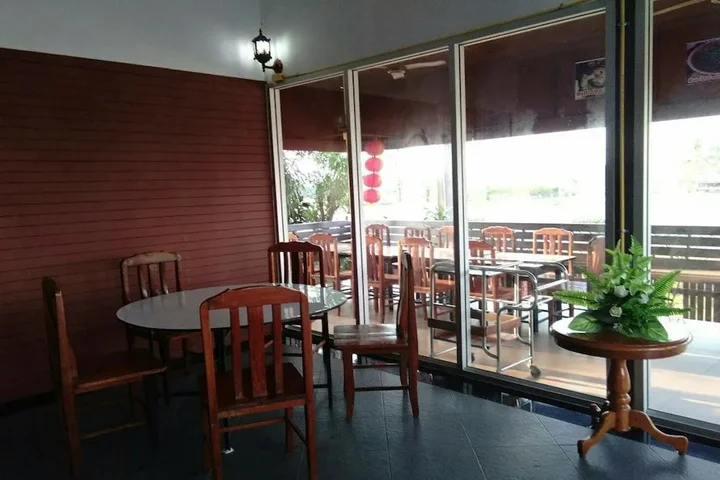 Пан Никхом: Sawatdee Resort