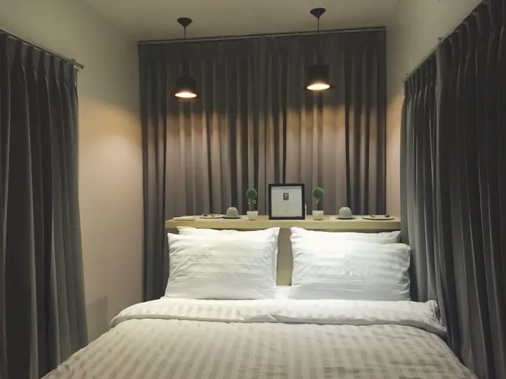 Лоэй: Crystal Box Hotel