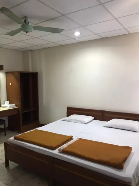 Пхитсанулок: Petch Pailyn Hotel