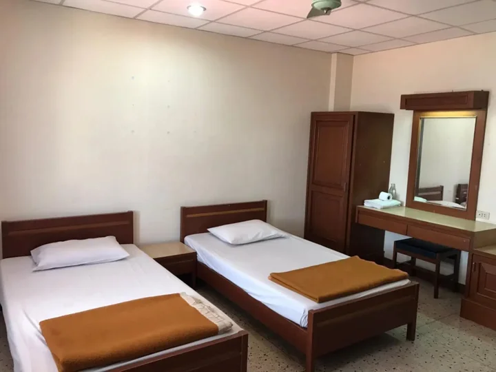 Пхитсанулок: Petch Pailyn Hotel
