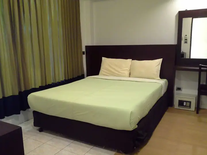 carousel image 4