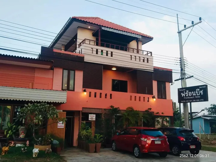 Пранбури : Front Beach Hotel
