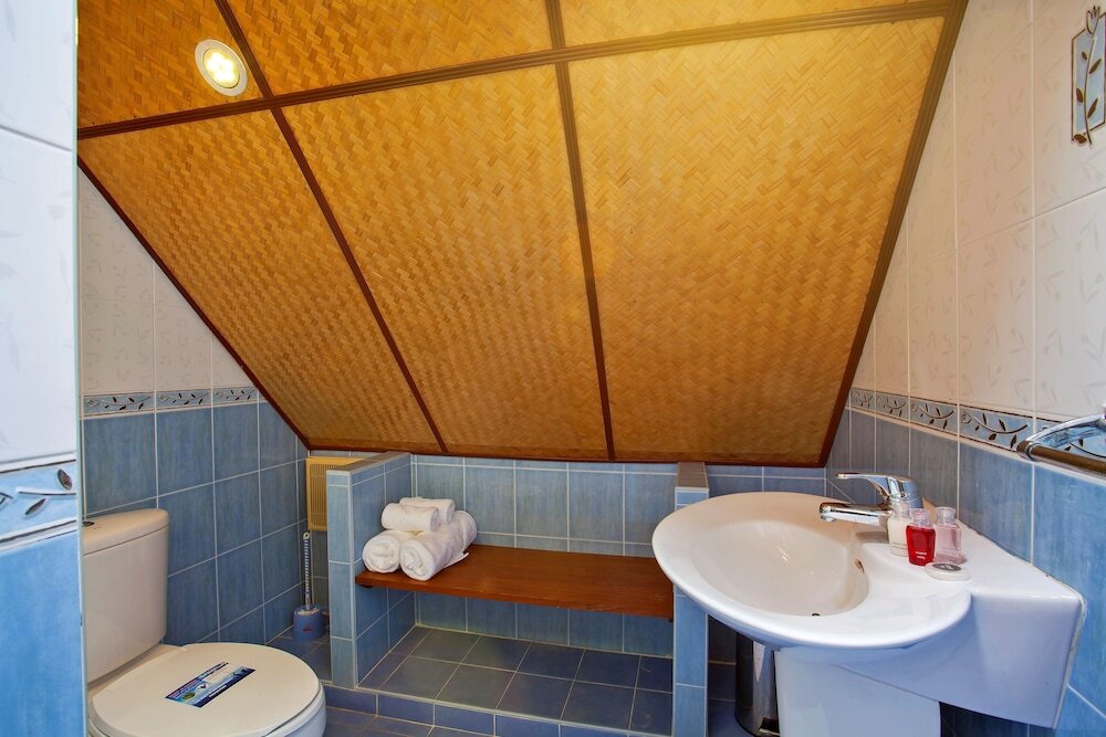 Муанг: Unique Thai Style 4BR Pool Villa Nikkie