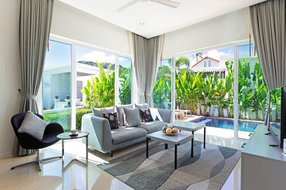 Tropical Stay at 2BR Pool Villa Greens 8 — фото 4