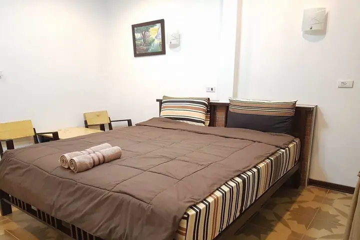Кхлонг-Янг: Home Hug Pak Sabai