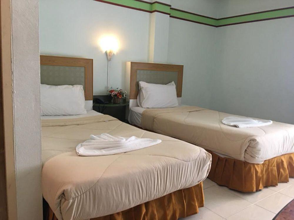Пхитсанулок: Princess Green Hotel