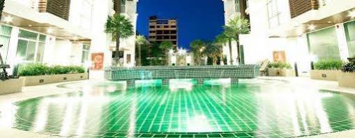 Тхаланг: D Varee Residence Patong