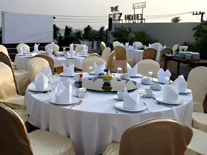 Чонбури: The Sez Hotel