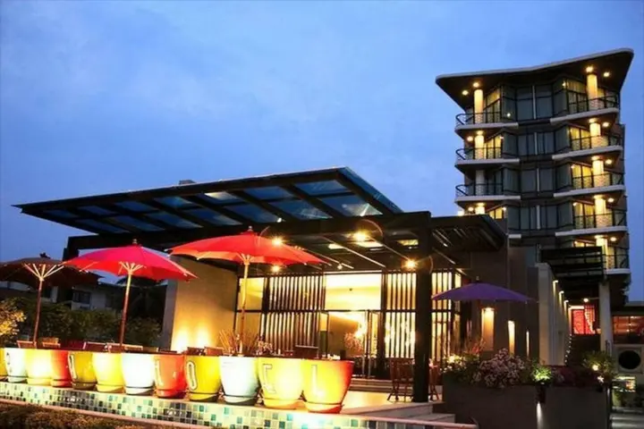 Чонбури: The Sez Hotel