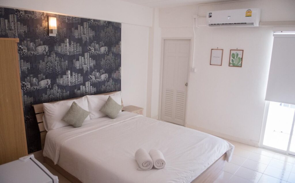 Нонтхабури: Malizon Hotel & Residences