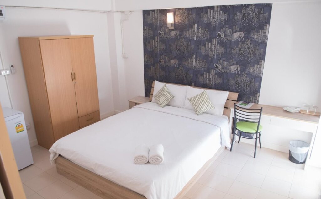 Нонтхабури: Malizon Hotel & Residences