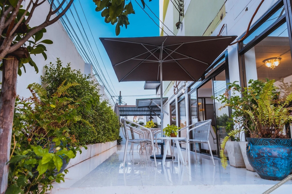 Нонтхабури: Malizon Hotel & Residences