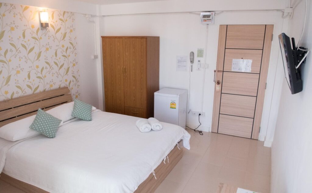 Нонтхабури: Malizon Hotel & Residences