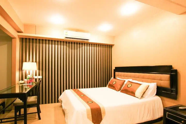 Нонтхабури: Mamba and Baan Aranya Serviced Apartment