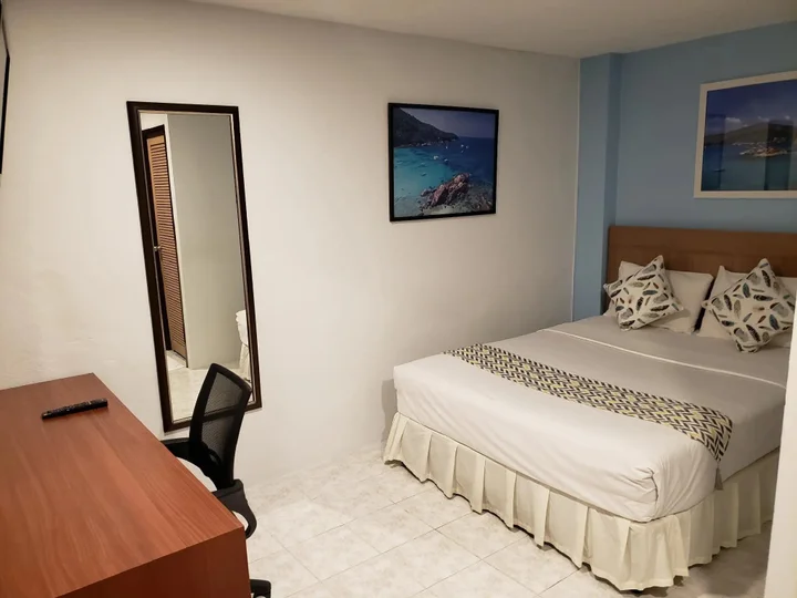 Кату: Summer Breeze Hotel