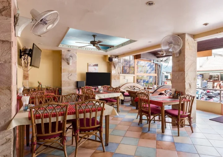Кату: Summer Breeze Hotel