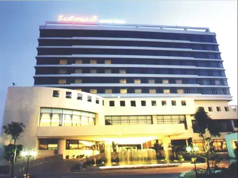 Rachaphruk Grand Hotel — фото 1