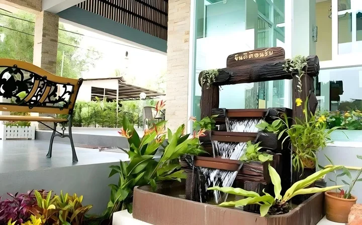 Сураттхани: The Centrino Serviced Residence