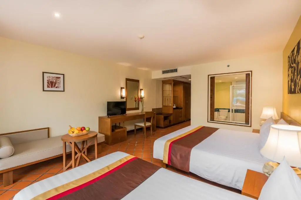 Пхукет: Naithonburi Beach Resort