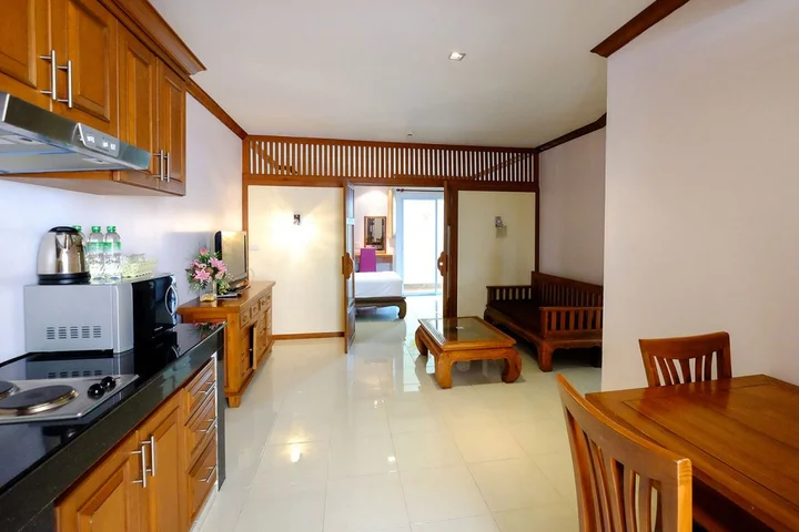 Паттайя: Aiyaree Place Hotel