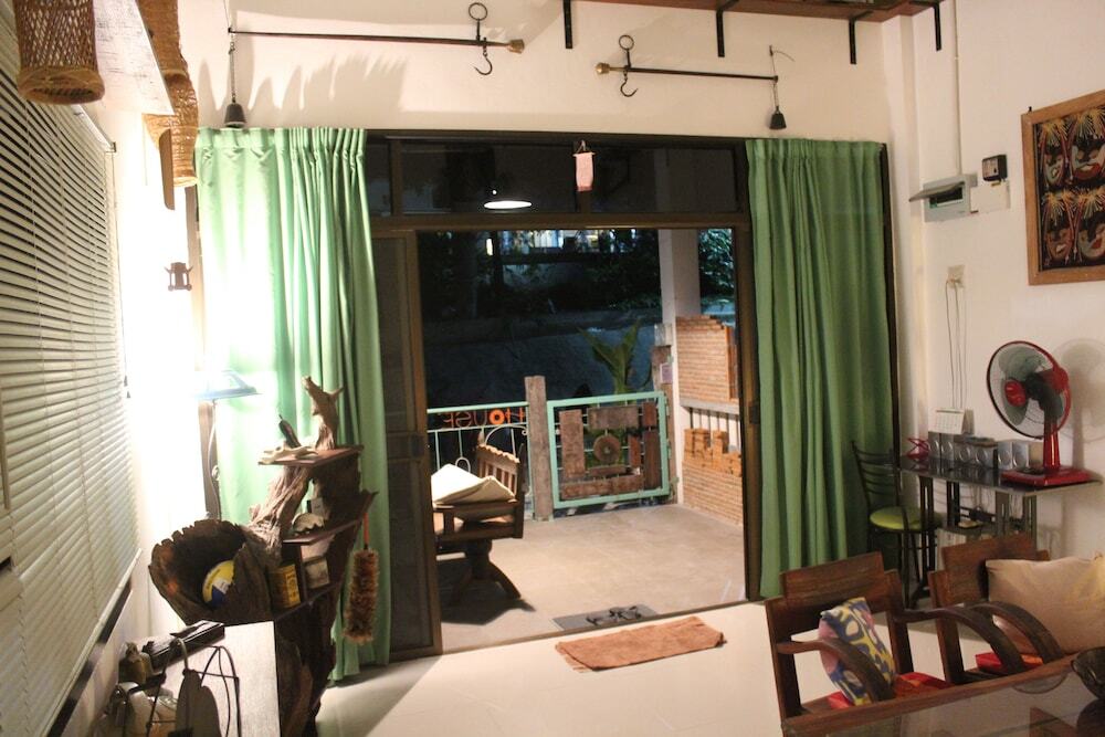 Ко Самет: Rec Art House of Recycle Art
