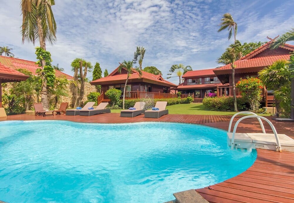 Самуи: 5BR Beachfront Villa Bangrak