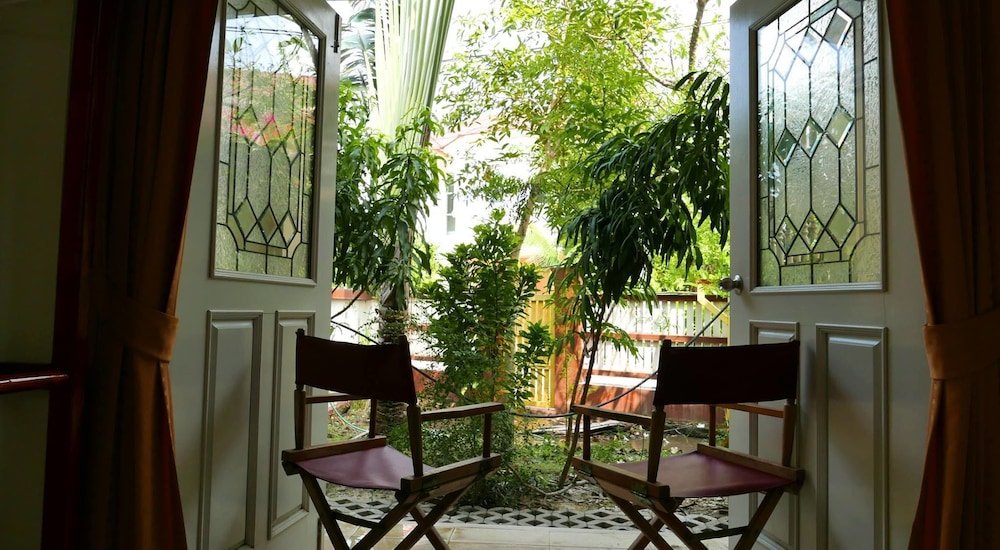 Аюттхая: Kamalar Palace Retirement Village