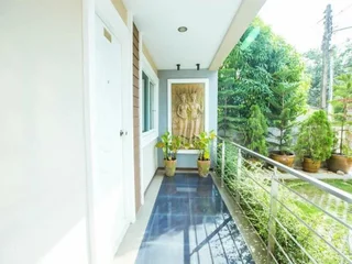 Нанг-Ронг: Thanaporn Mansion