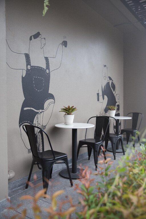 Бангкок: The Journey Hotel