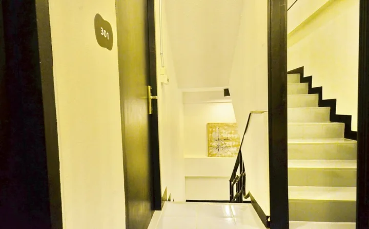 Бангкок: The neighbor hoot hostel & cafe