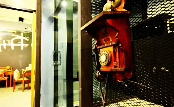 Бангкок: The neighbor hoot hostel & cafe