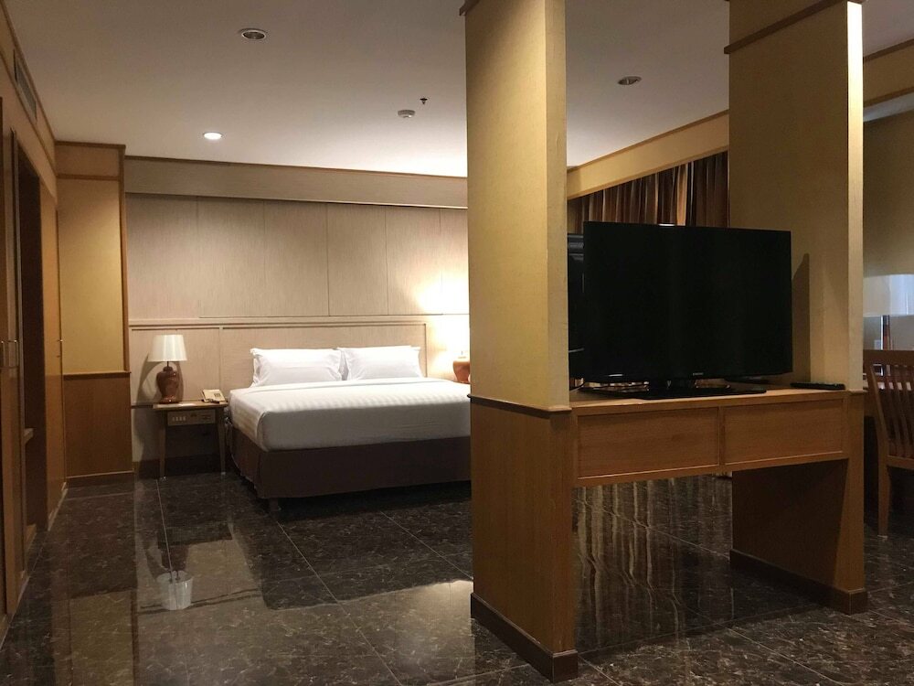 Сураттхани: Diamond Plaza Hotel