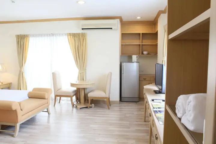 Бангкок: Romance Hotel Bangna (SHA Extra Plus)