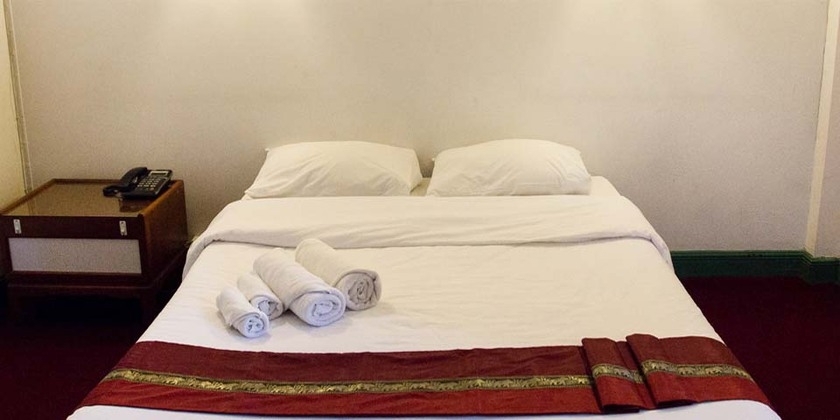 Нонтхабури: Golden Dragon Hotel