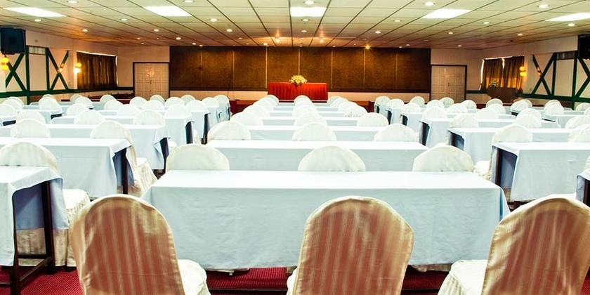 Нонтхабури: Golden Dragon Hotel