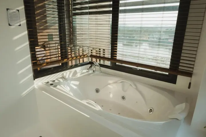 Канчанабури: Natee The Riverfront Hotel Kanchanaburi