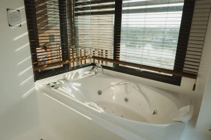 Канчанабури: Natee The Riverfront Hotel Kanchanaburi