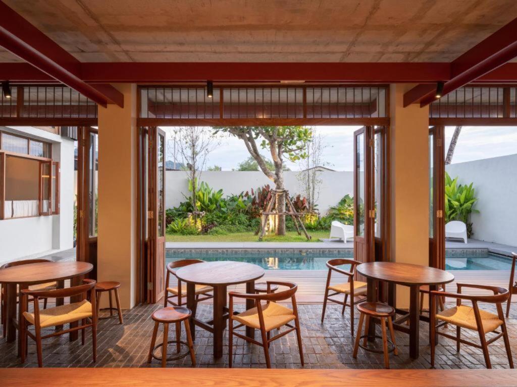 Као Лак: Hotel Gahn