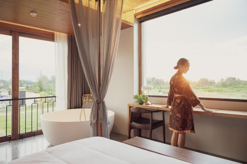 Као Лак: Hotel Gahn
