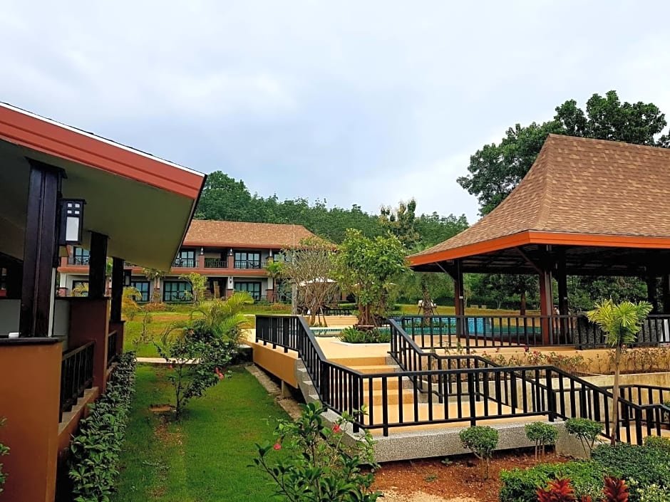 Сангкхла Бури: Poochommhok Resort