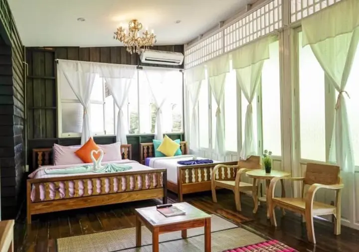 Столичный район Чантхабури: At Rimnam Chan Hostel