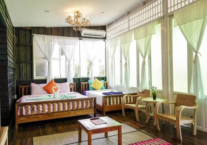 Столичный район Чантхабури: At Rimnam Chan Hostel