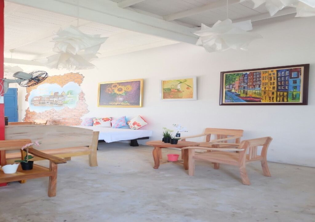 Столичный район Чантхабури: At Rimnam Chan Hostel