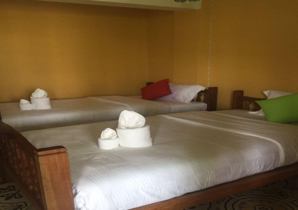 Столичный район Чантхабури: At Rimnam Chan Hostel